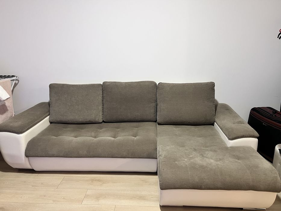 Canapea extensibila cu loc de depozitare