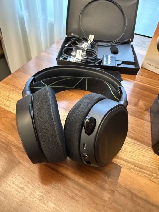 Casti gaming Arctis Pro Wireless