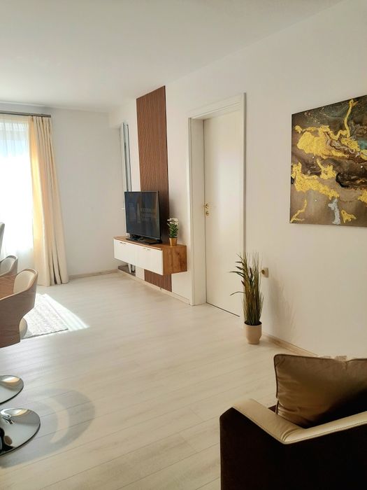 Продава се Тристаен апартамент в Русе, Родина 1 - 92 кв.м за 1595 €/кв.м - Снимка #1