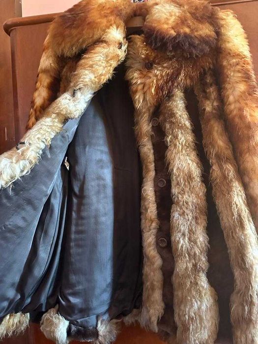 Haina din blana naturala in stare perfecta MOUTON DORE