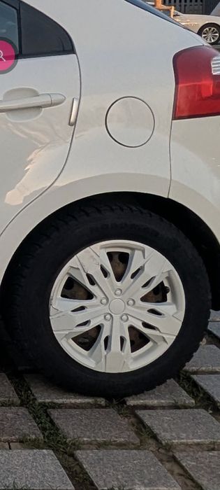 Зимние шины на дисках 185/60R15. БУ