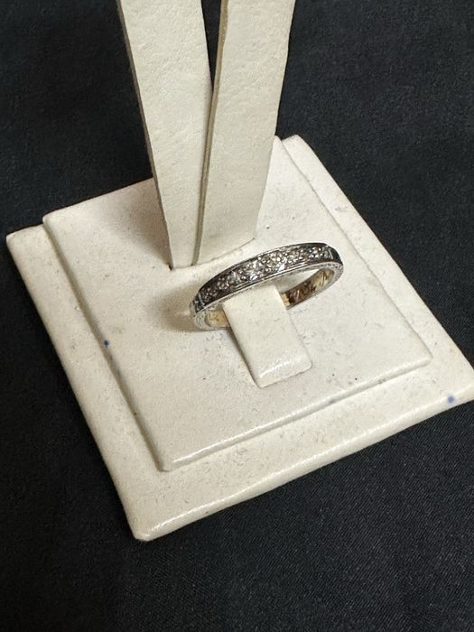 Inel din aur de 18k cu diamante