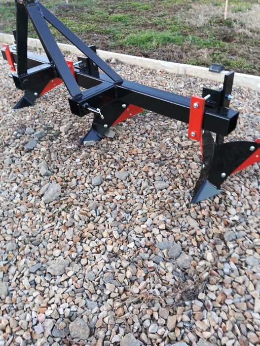 Браздир тройка за малък трактор