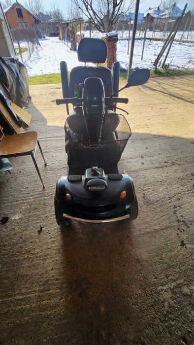 Акумолаторна инвалидна количка