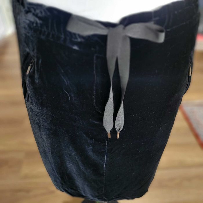 MaxMara  кадифена пола Италия р 44