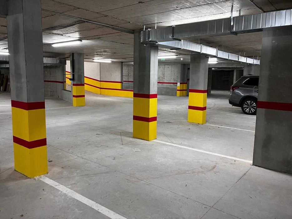 Дава се под наем Гараж / Паркомясто в Варна, Център - 14 кв.м за 153 € - Снимка #1