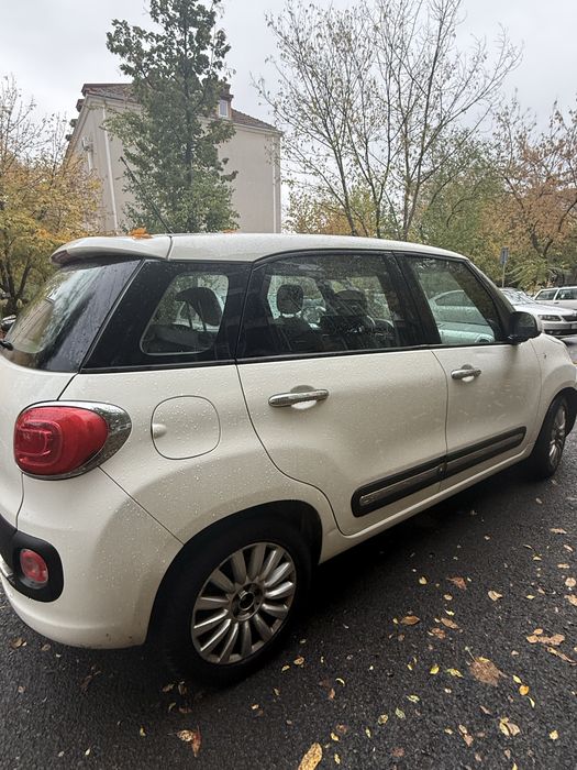 Persoana fizica vand Fiat 500 L
