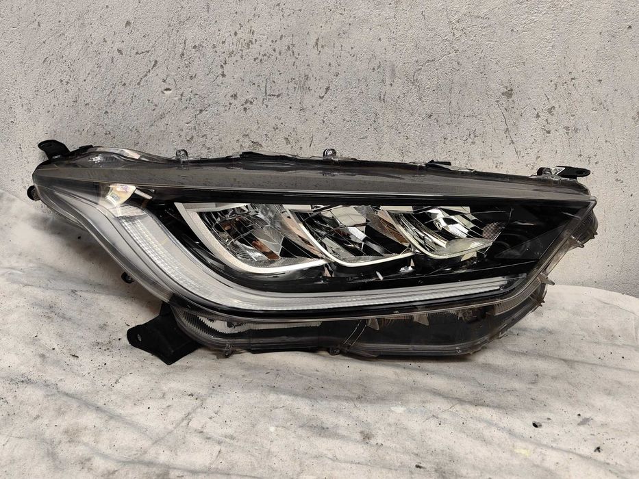 Оригинален фар Тойота Ярис  Toyota Yaris Full Led