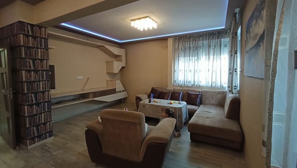 Продава се Четиристаен апартамент в София, Оборище - 100 кв.м за 4200 €/кв.м - Снимка #1