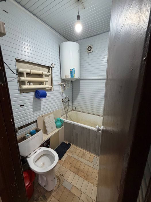 Киргили АТС олдида 4/3 этаж 2хона уй ижарага берилади