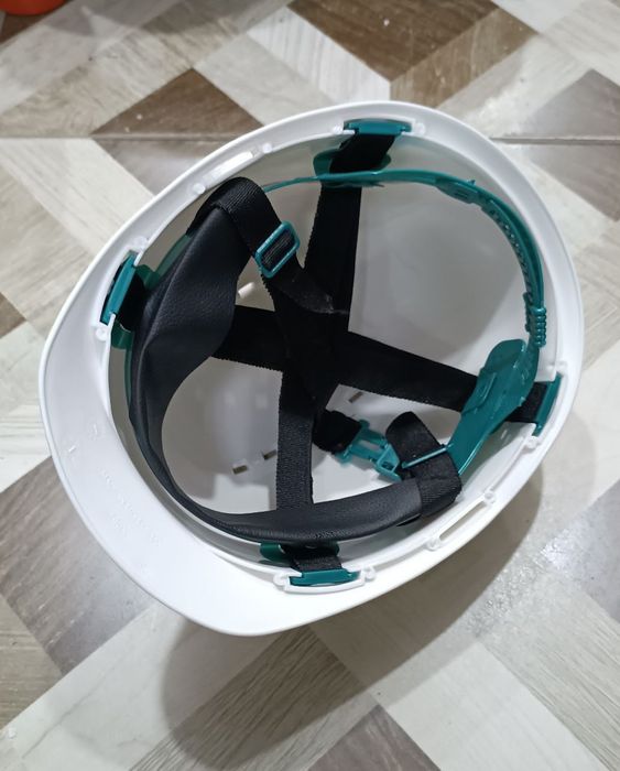 Каска строительная техника