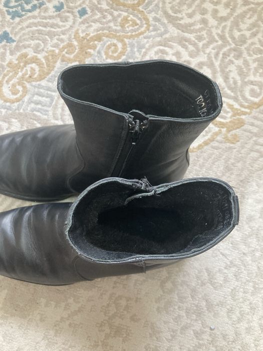 Продам кожанные сапоги