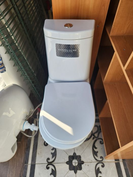 Продам унитаз новый