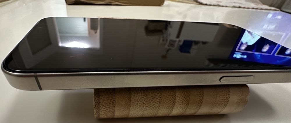 Продавам iPhone 15 Pro Max