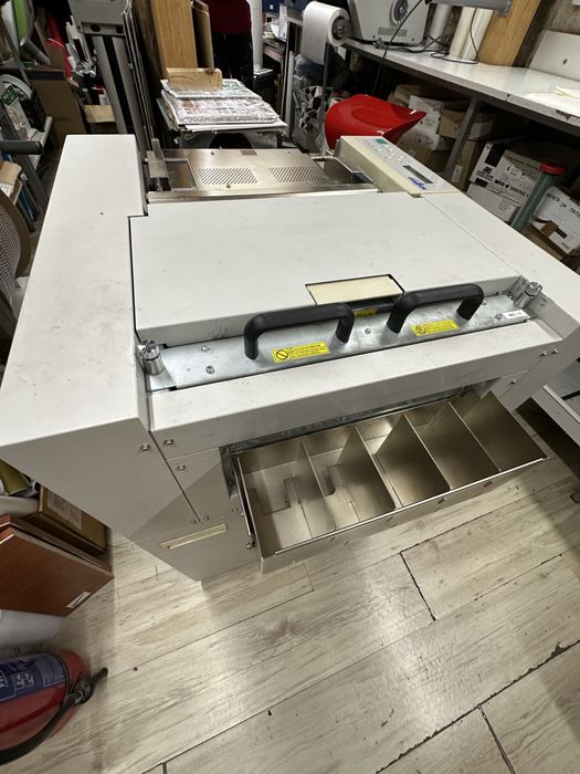 Автоматична машина за рязане на визитки Morgana CardXtra / Nagano