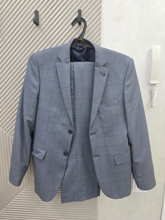 Классические костюмы