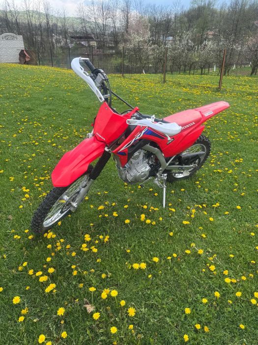 Motocicleta 125 - Honda CRF BF