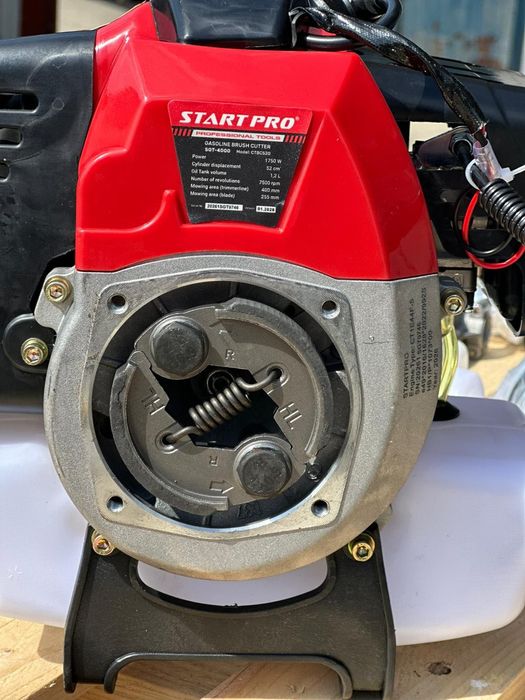 Motocoasă pe benzină StartPro SGT-4000, motor 2T, 52 cm³, 1750W