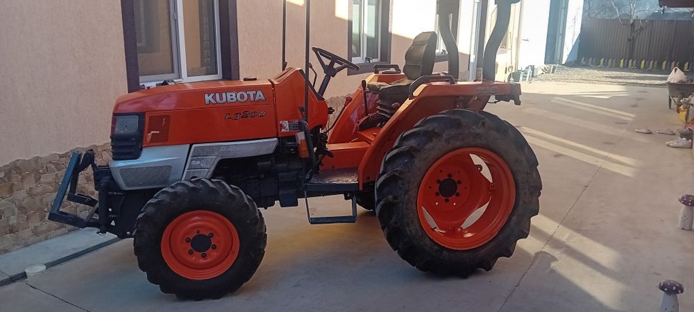 Tractor 4x4 japonez Kubota 32 cai
