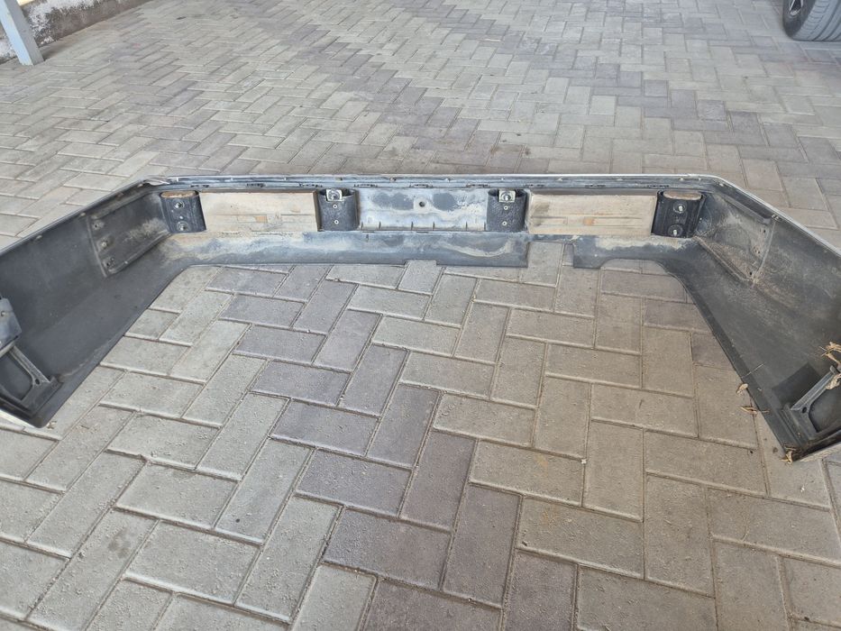 Бампер бу Мерседес 124