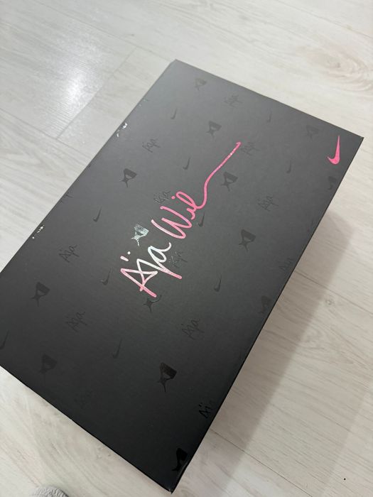 Найк маратонки 40 размер