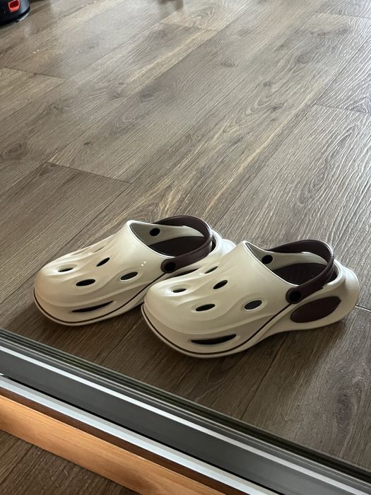 Кроксы новые плотные