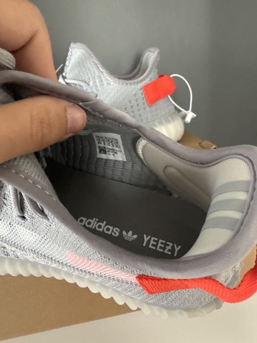 yeezy boost 350 v2 42 2/3!!PRODUS NOU!!VERIFICARE COLET