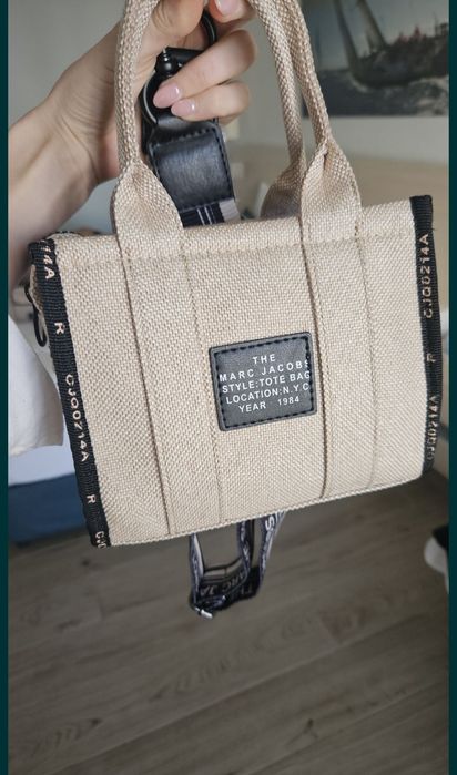 Дамска чанта     .