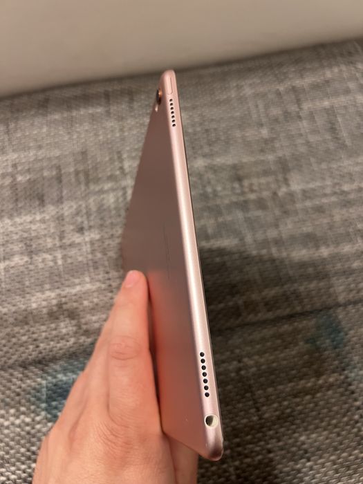 iPad Pro 9.7” Gold 32 GB WiFi – Perfect Funcțional