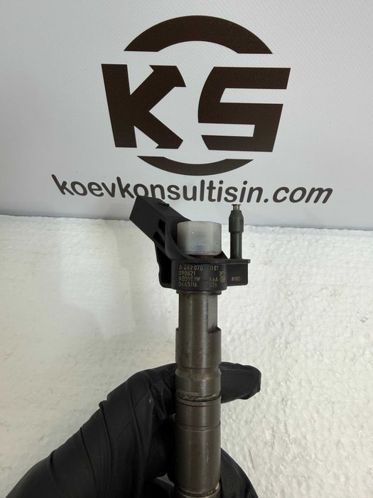 Инжектор ( дюза )  Mercedes 350 CDI OM 642