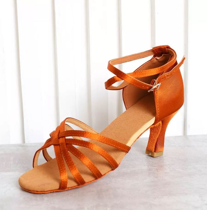 Туфли для бальных танцев