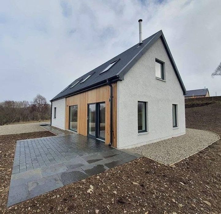 Confectionam case moderne pe structura metalica, locuinte modulare la