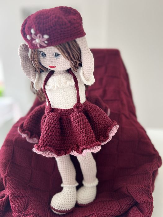Ръчно плетена кукла 38 см
