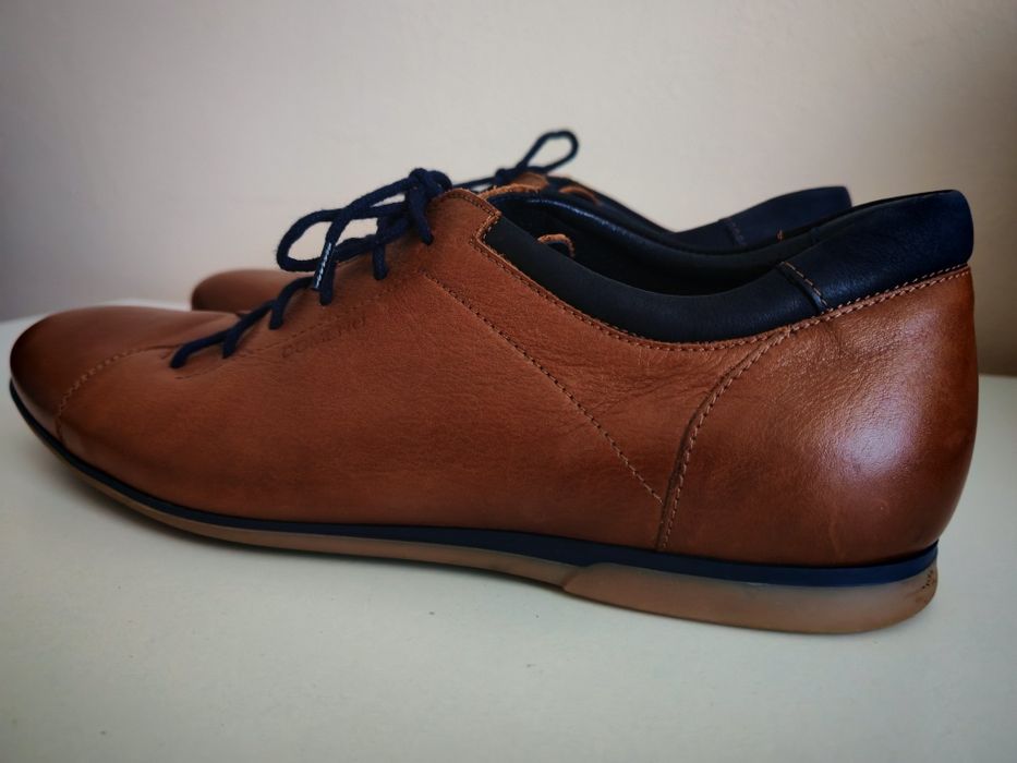 Pantofi mărimea 40  din piele naturala de culoare maro interior 28 cm