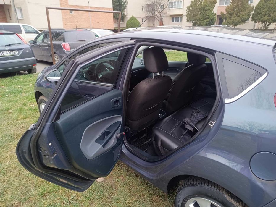 Ford Fiesta titanium, din 2011.06, motor 1,6 diesel, 95 cp, 271000 km