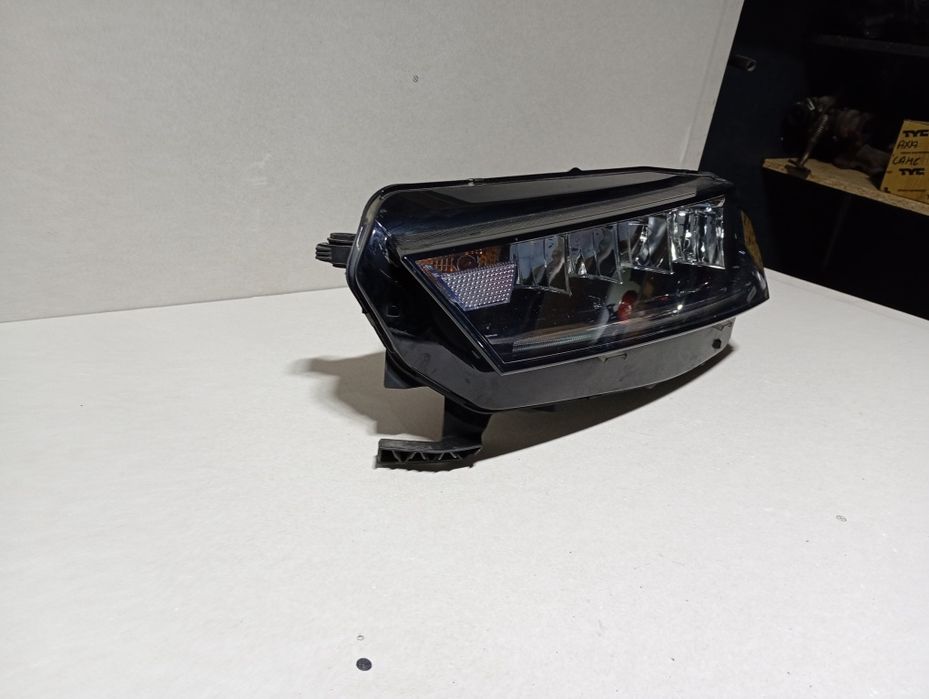 Far stânga Skoda Octavia 4 full led cod 5e4941015