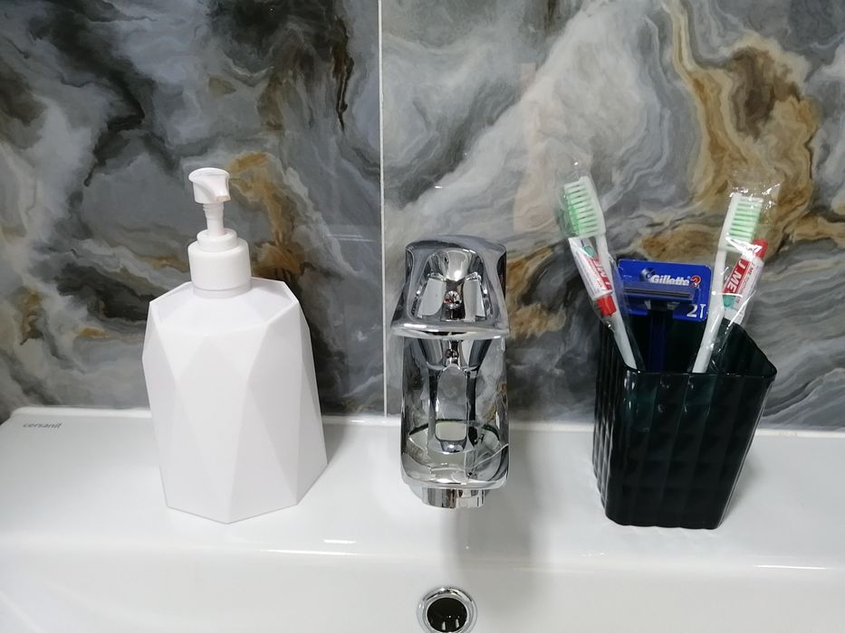 Идеально чистая. Фото реальные.