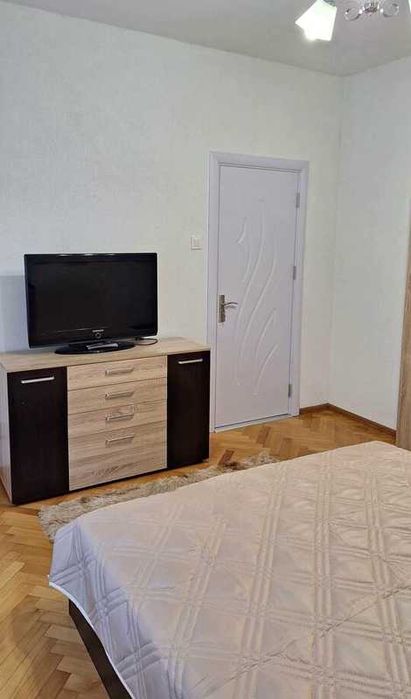 Дава се под наем Тристаен апартамент в Пловдив, Център - 65 кв.м за 350 € - Снимка #7