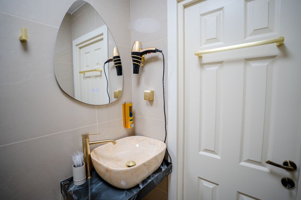 Luna Hotel | Camere duble în regim hotelier | Zona Marriott – Piața Constituției
