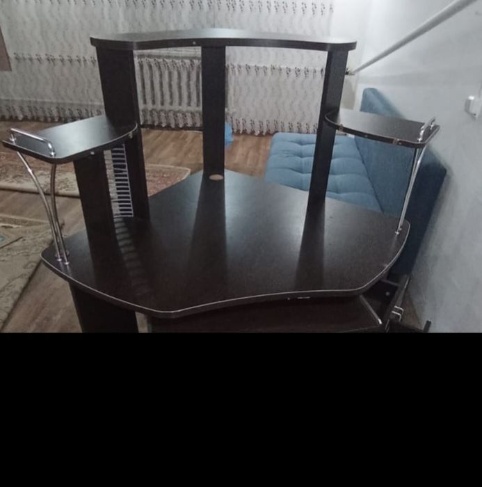 Продам стол, шкаф, диван