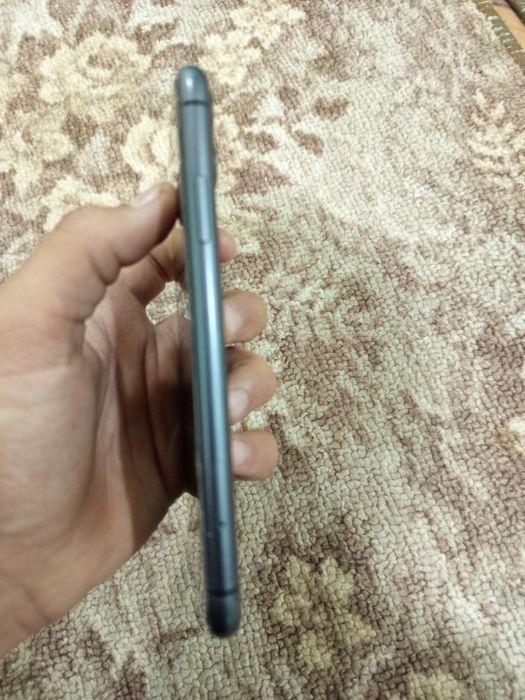 Iphone 11 (Black ) sotiladi
