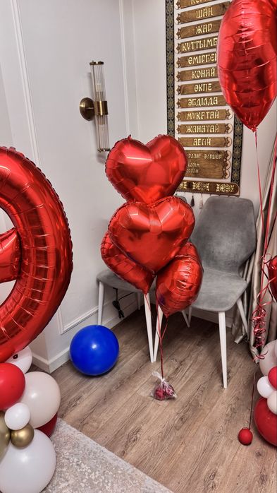 Шарики цифры 3,2,9 стойки