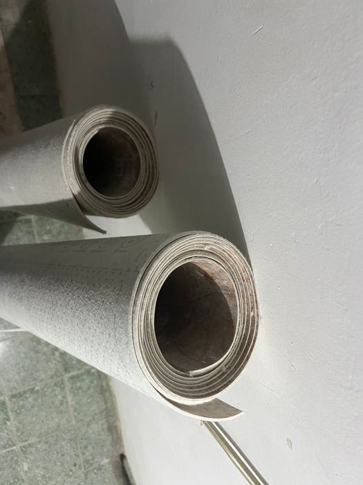 Отдам даром линолеум