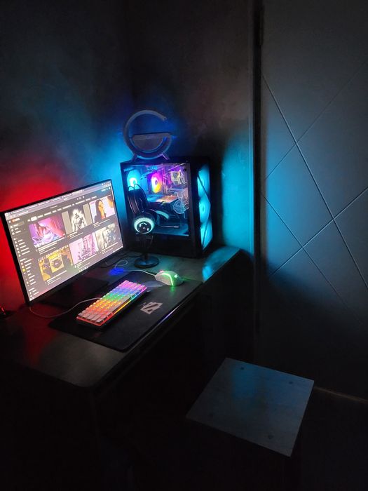 Kompyuter   sotiladi.