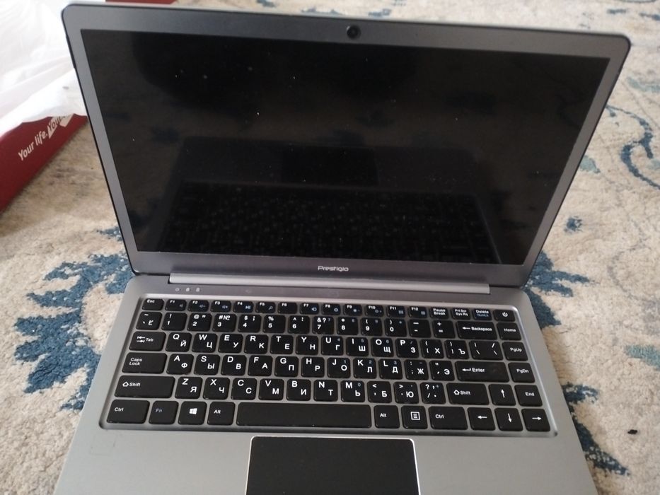 Продам сломанный ноутбук prestigio smart book 141s