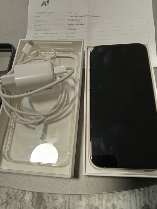 Продавам айфон 16 про макс 256 гб ФО към А1 гаранция