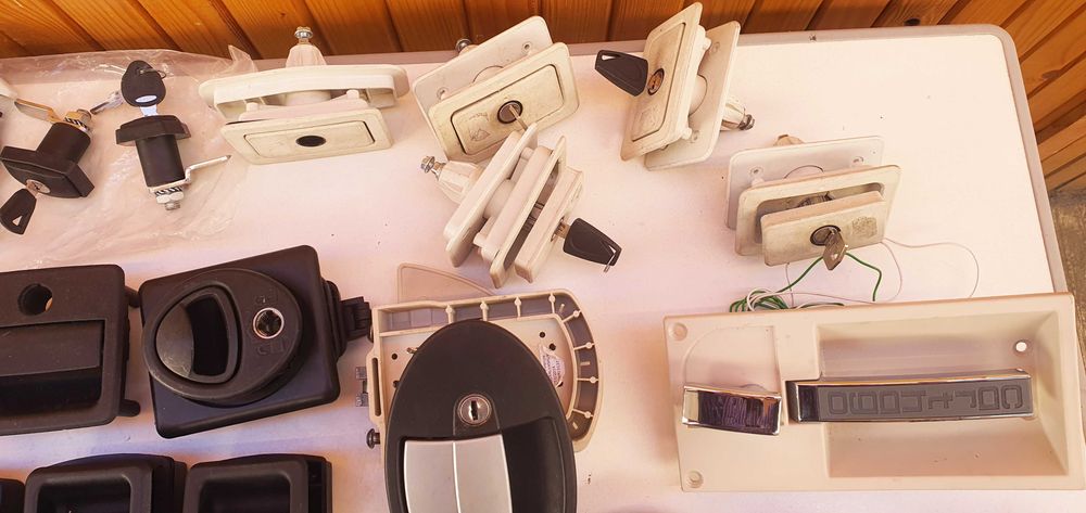 Incuietoare rulota, autorulota, broasca, yala ,accesorii ,etc