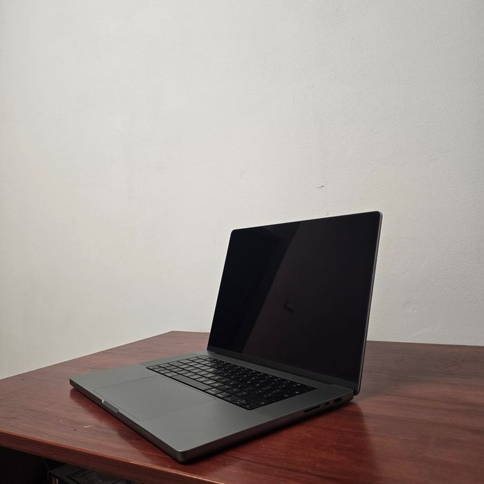 MacBook Pro M1 Max – 64GB RAM | 2TB SSD | Stație de lucru profesională | Stare impecabilă