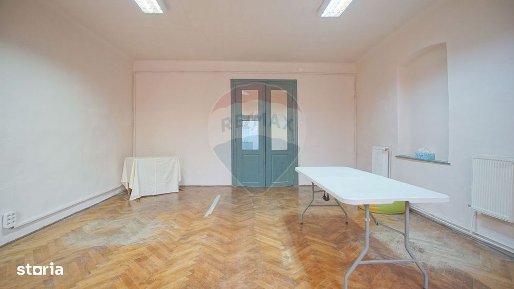 Apartament De Vanzare 2 Camere 65 Mp | La Casa Cu Pivnita Si Curte |