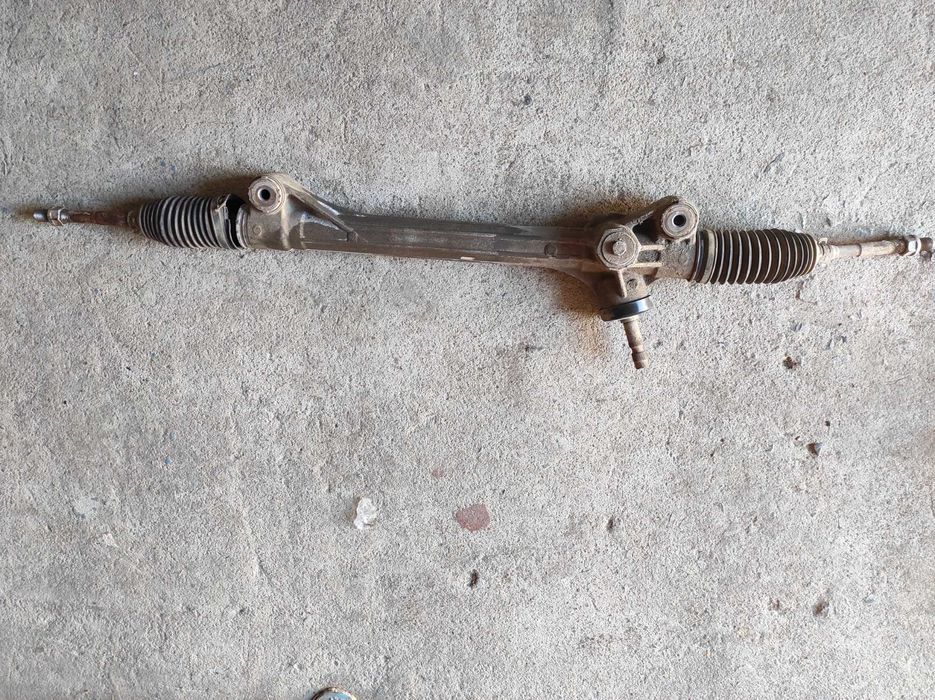 Рулевая рейка на Тойота